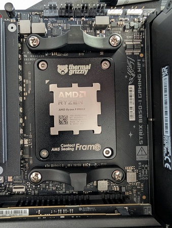 Aufbau: Thermal Grizzly AM5-Frame mit Ryzen 9 9900X