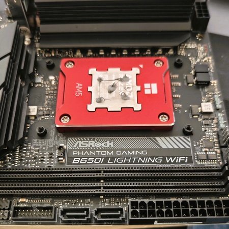 ASRock B650I Lightning mit Thermal-Grizzly-Frame