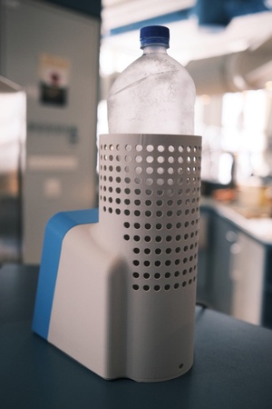 Bottle Fan: frozen bottle as heat sink
