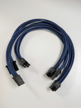 Custom-Kabelsatz, blau gesleevt
