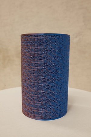 Gittervase in Blau-Kupfer