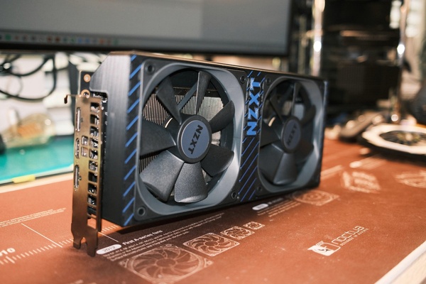 NZXT-Design in Schwarz mit blauen Akzenten