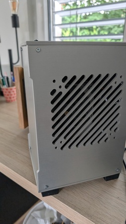 Massives Aluminium, gelasert und geschliffen – das fertige Case