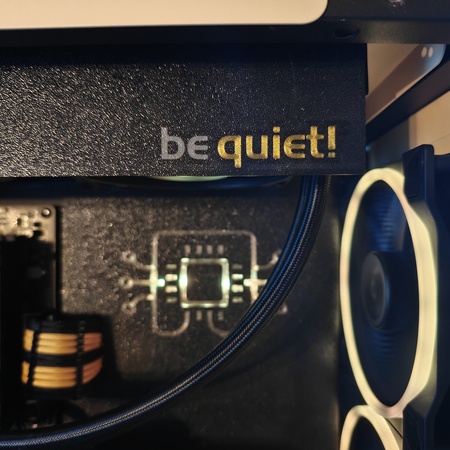 be quiet! Lüfter hinter der Logo-Platte