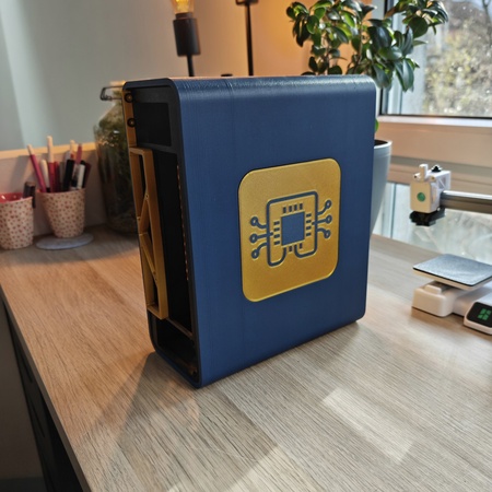 Logo side in blue and yellow