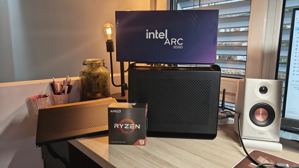 Die Teile: Intel Arc und Ryzen vor dem Einbau