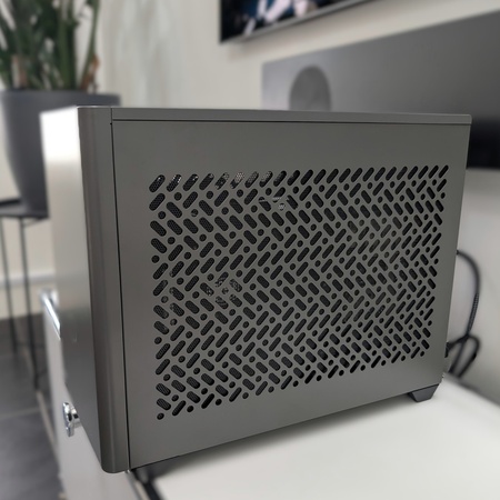 Mesh side for airflow